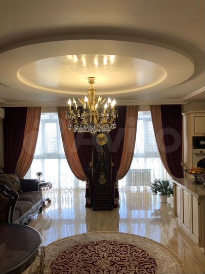 3-к. квартира, 104 м², 9/10 эт.
