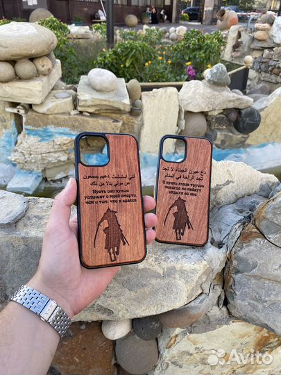 Деревянный чехол на iPhone