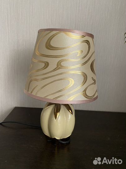 Лампа настольная