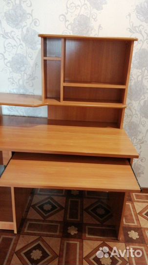 Письменный стол