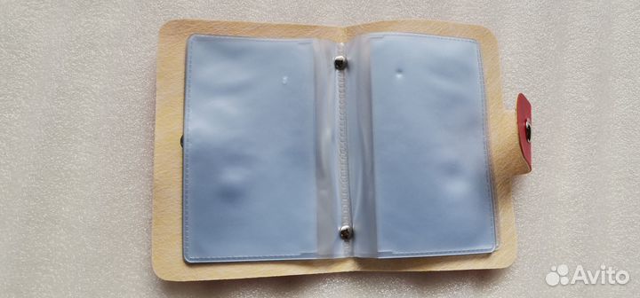 Визитница на кнопке для карт