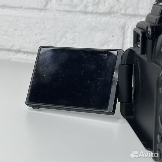 Nikon D5100 kit 18-55mm 60213 кадров