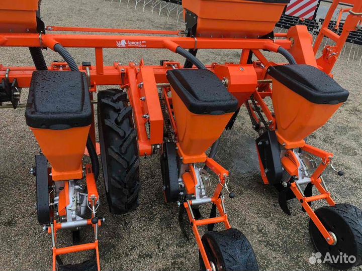 Сеялка Фаворит Весна-8, 2023