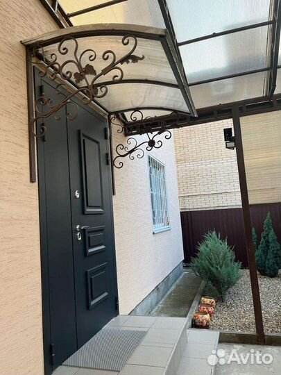 Козырек металлический