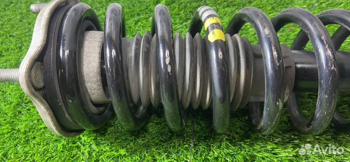 Амортизатор передний правый Mercedes GLC X253