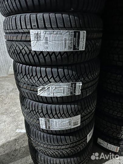 Kumho WinterCraft WP72 255/35 R21 98W