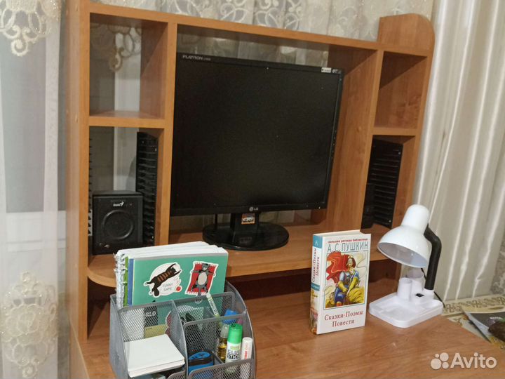 Компьютерный стол