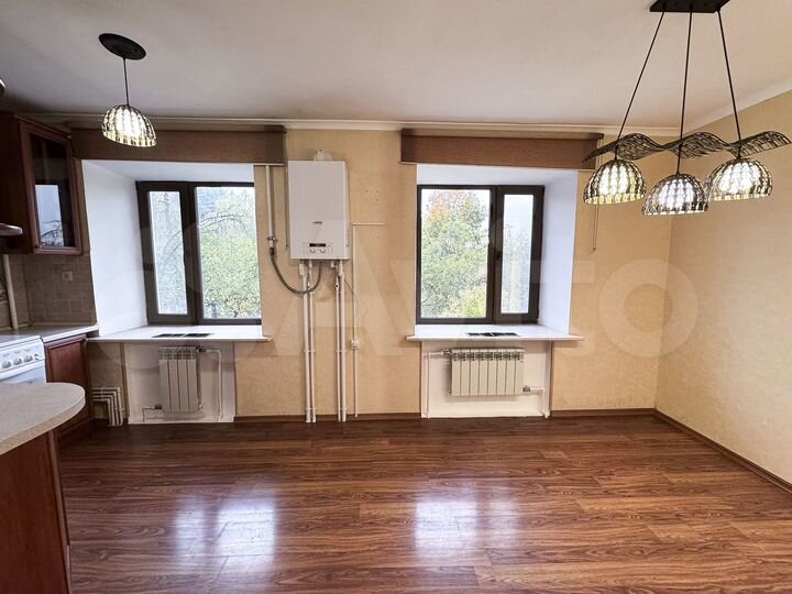 2-к. квартира, 64 м², 2/2 эт.