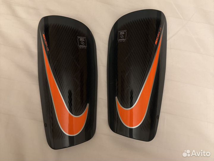 Футбольные щитки Nike Mercurial