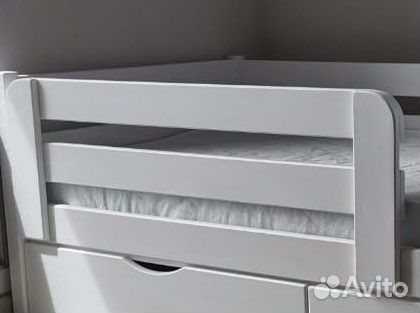 Детская кровать из массива