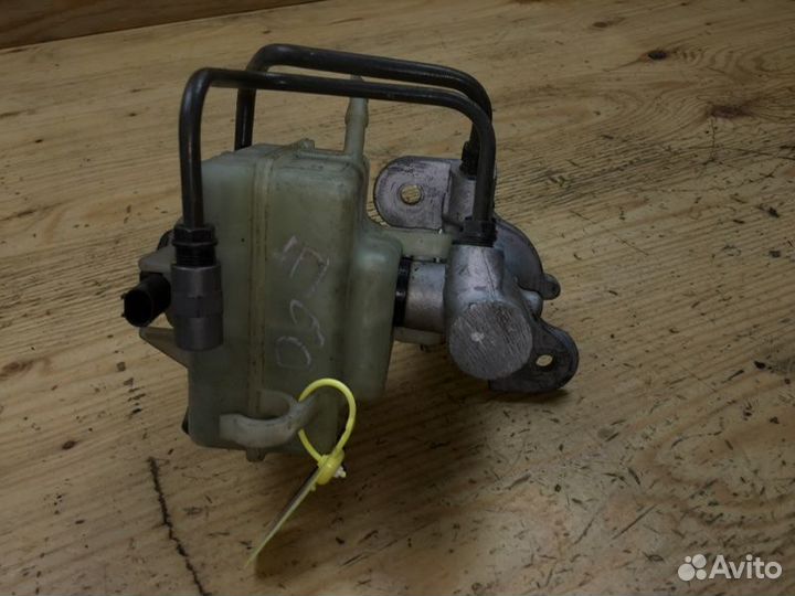 Главный тормозной цилиндр BMW 525