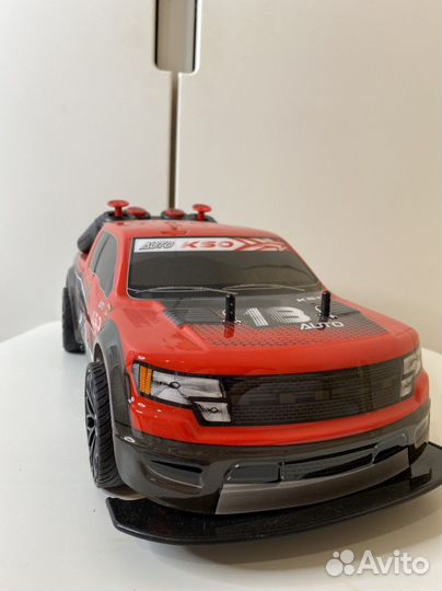 Машинка на пульте управления