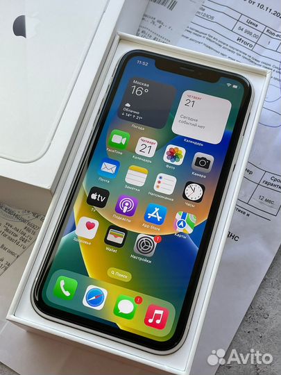 iPhone 11, 64 ГБ