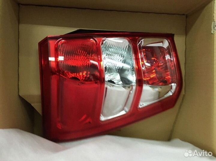 Фонарь задний левый Сузуки Гранд Витара 2005
