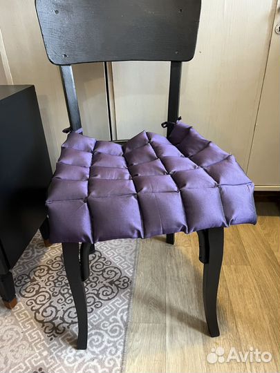 Тумба со стульями