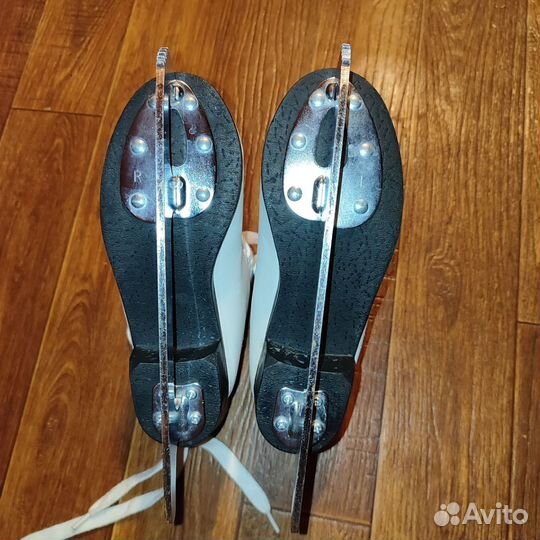 Коньки фигурные