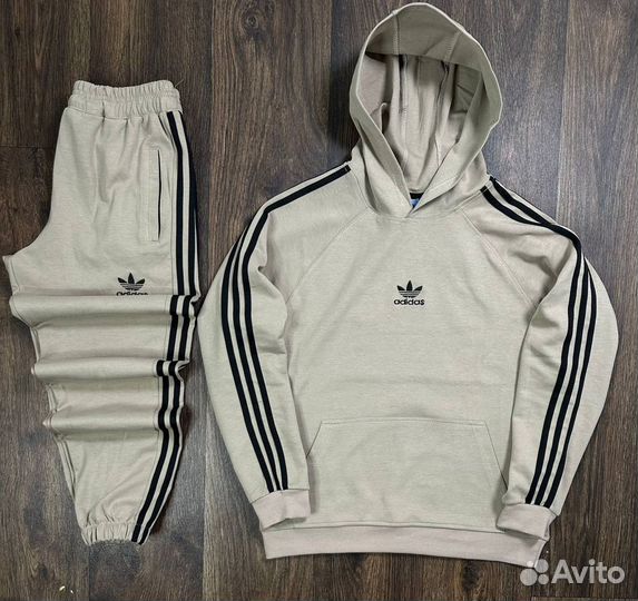 Спортивный костюм Adidas весна