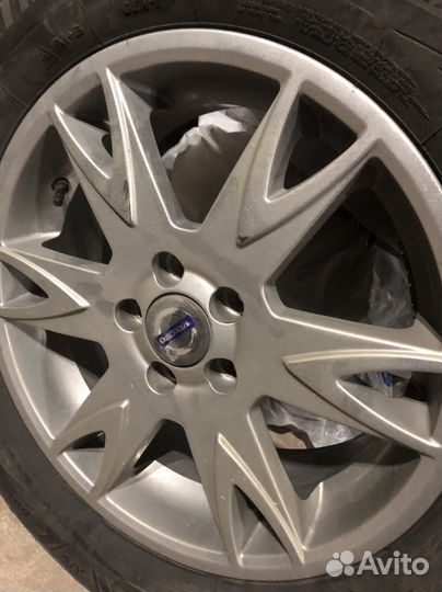 Goodyear UltraGrip 8 Performance 235/65 R17