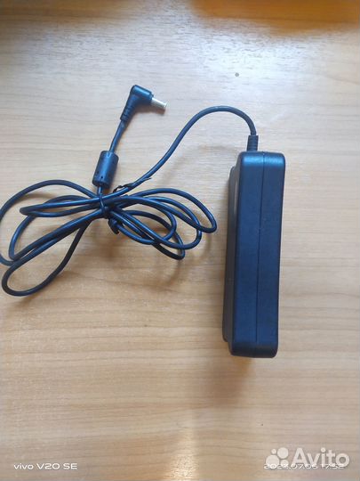 Продаю блок питания для ноутбука Lenovo PA 1900
