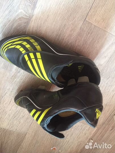 Бутсы футбольные