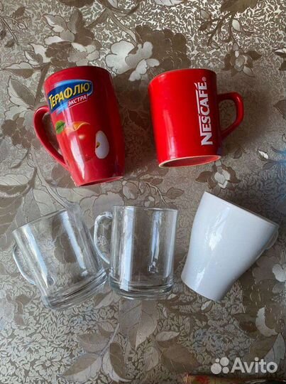 Чайные чашки с блюдцами