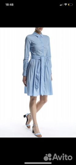 Голубое платье в горошек