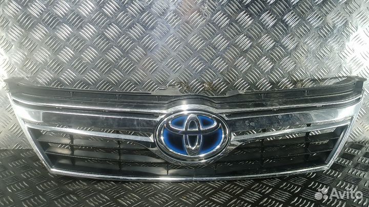 Решетка радиатора Toyota Camry