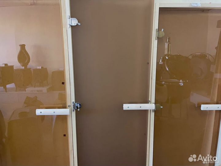 Дверь стеклянная для бани