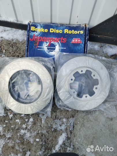 Тормозные диски на Nissan Largo