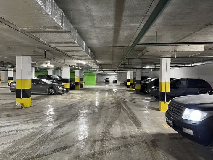 Машиноместо, 14 м²