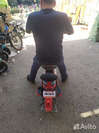 Электроскутер (велосипед)