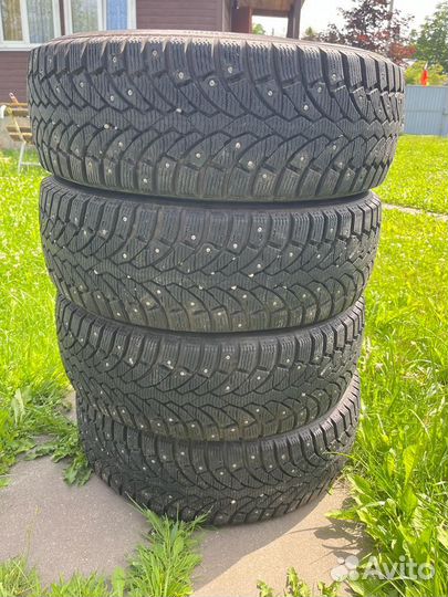 Pirelli Formula Ice 215/65 R16 98T