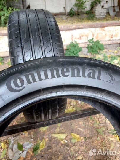 Continental ContiUltraContact UC6 235/50 R19 99V