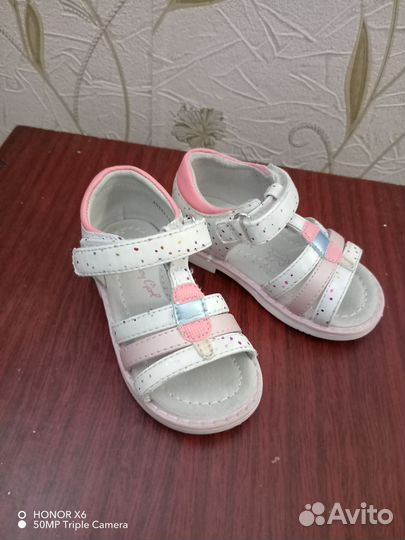 Сандалии для девочки