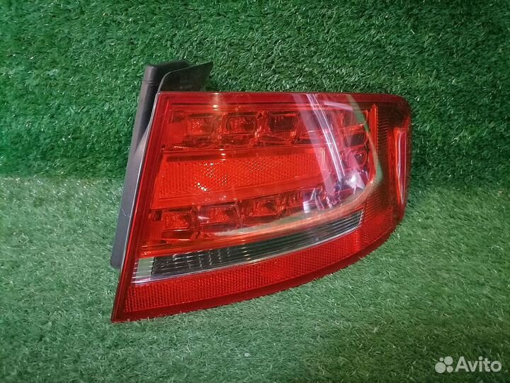 Фонарь (стоп сигнал) правый 8K5945096B Audi A4 B8
