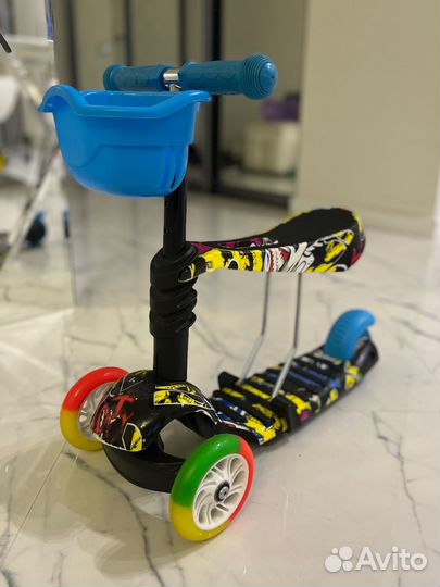 Самокат трехколесный для малышей