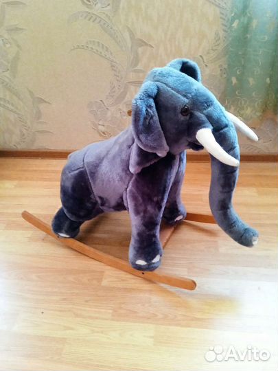 Игрушки.Слон качалка