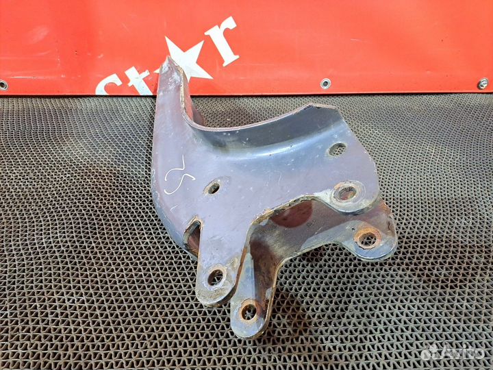 Кронштейн кабины левый