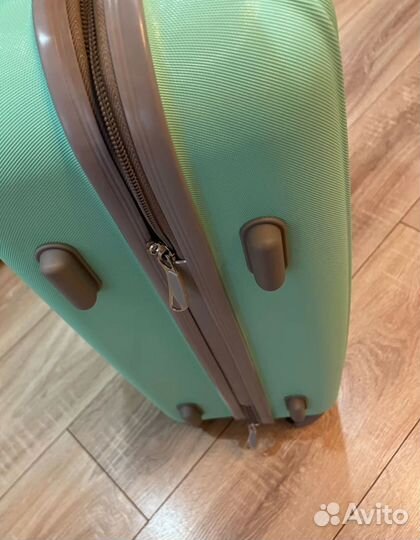 Чемодан на колесах