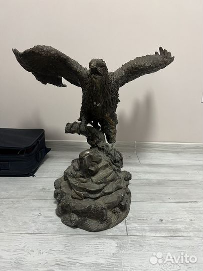 Бронзовый орел