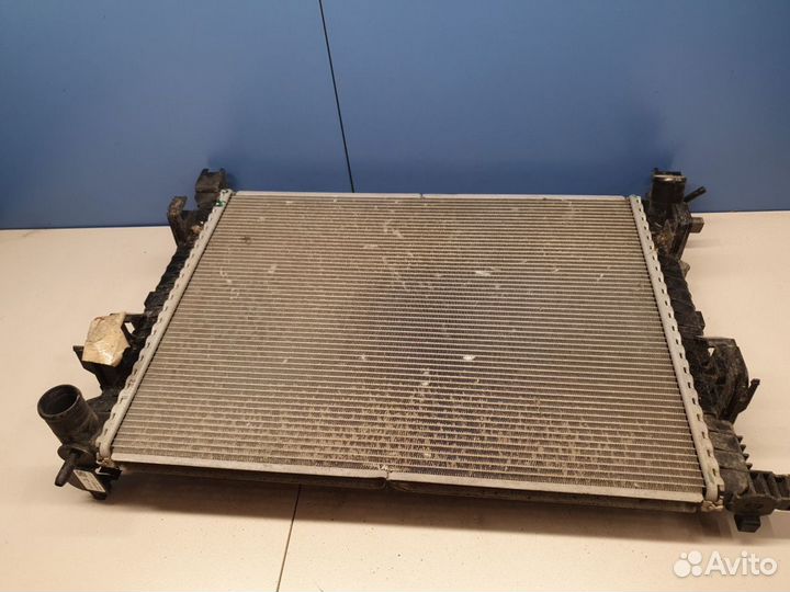 Радиатор основной охлаждения двигателя Renault Dus