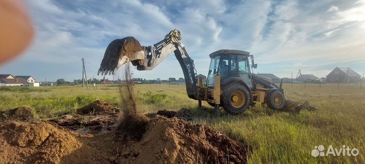 Услуги экскаватора-погрузчика John Deer