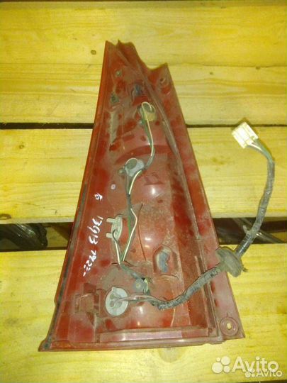 Фонарь задний правый Mazda Premacy CP рест