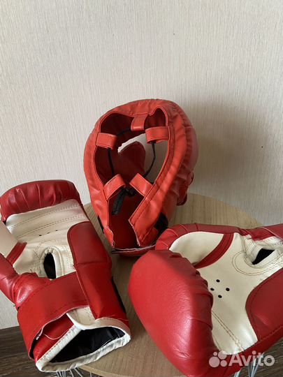 Шлем и перчатки для тхэквандо