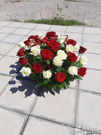 Цветы в корзине с доставкой