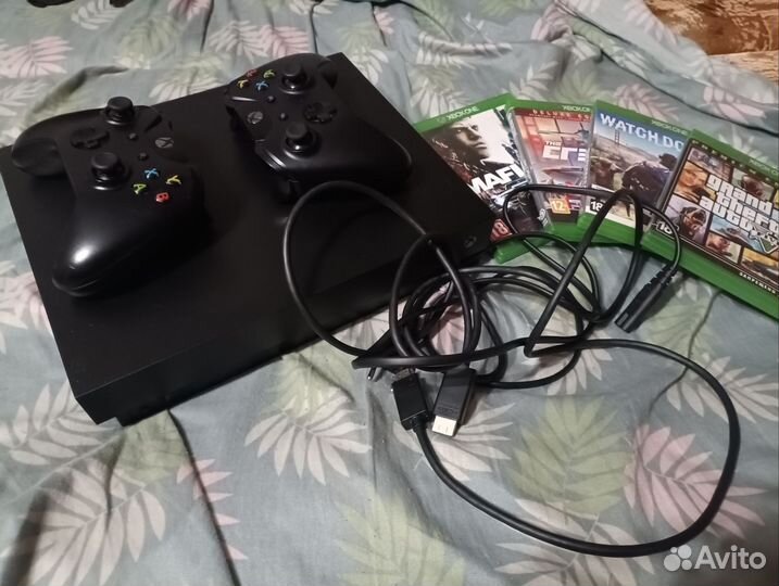 Xbox One x с телевизором