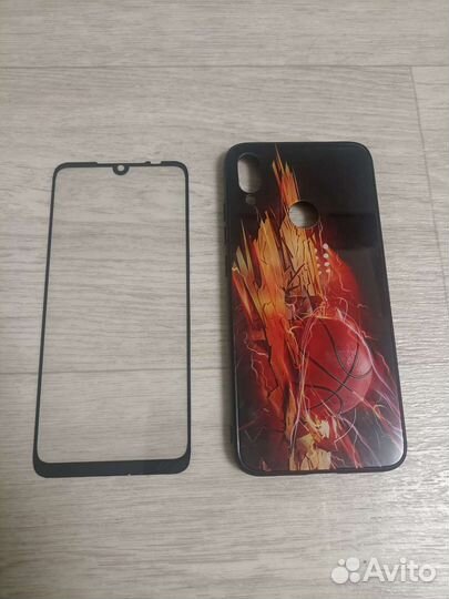 Чехол и защитное стекло