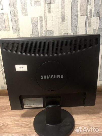 Монитор Samsung