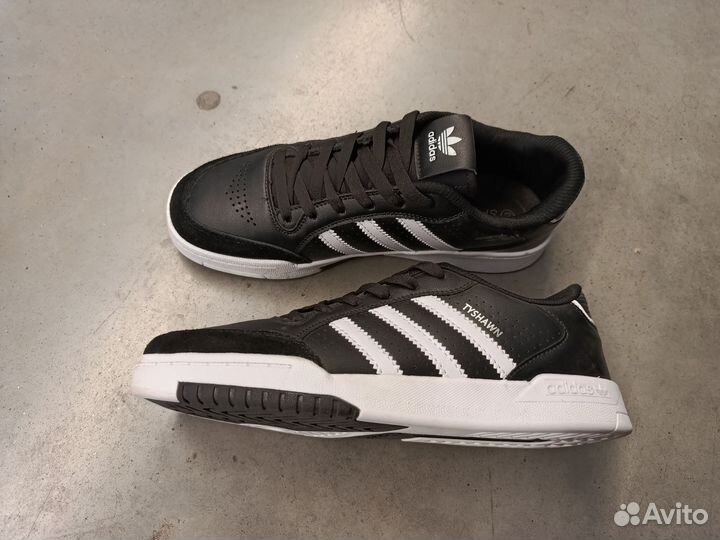 Кроссовки Adidas tyshawn