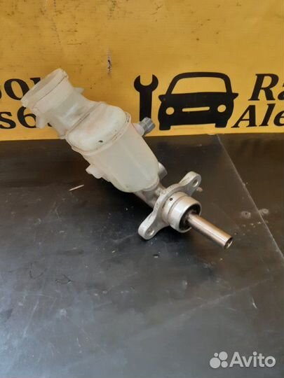 Главный тормозной цилиндр Honda Accord 7 2005